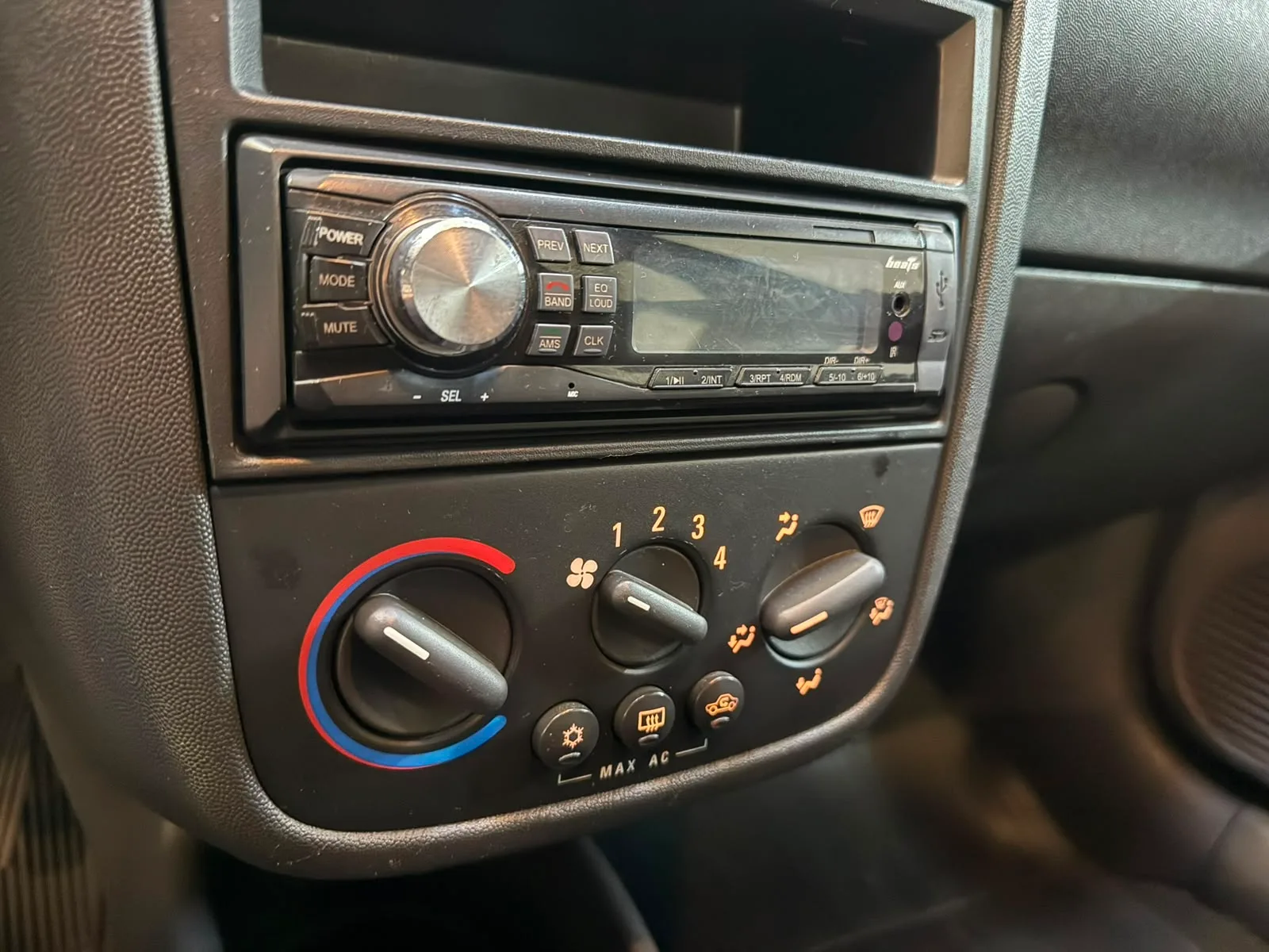 Chevrolet-Corsa-Maxx-1 (8).jpeg