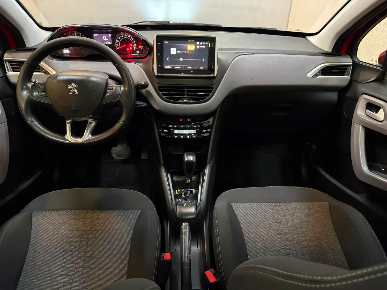 Peugeot-208-Allure-2018 (7).jpeg