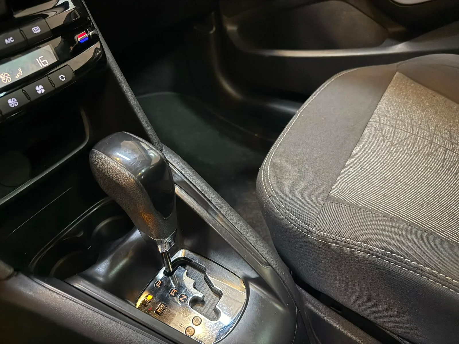 Peugeot-208-Allure-2018 (9).jpeg