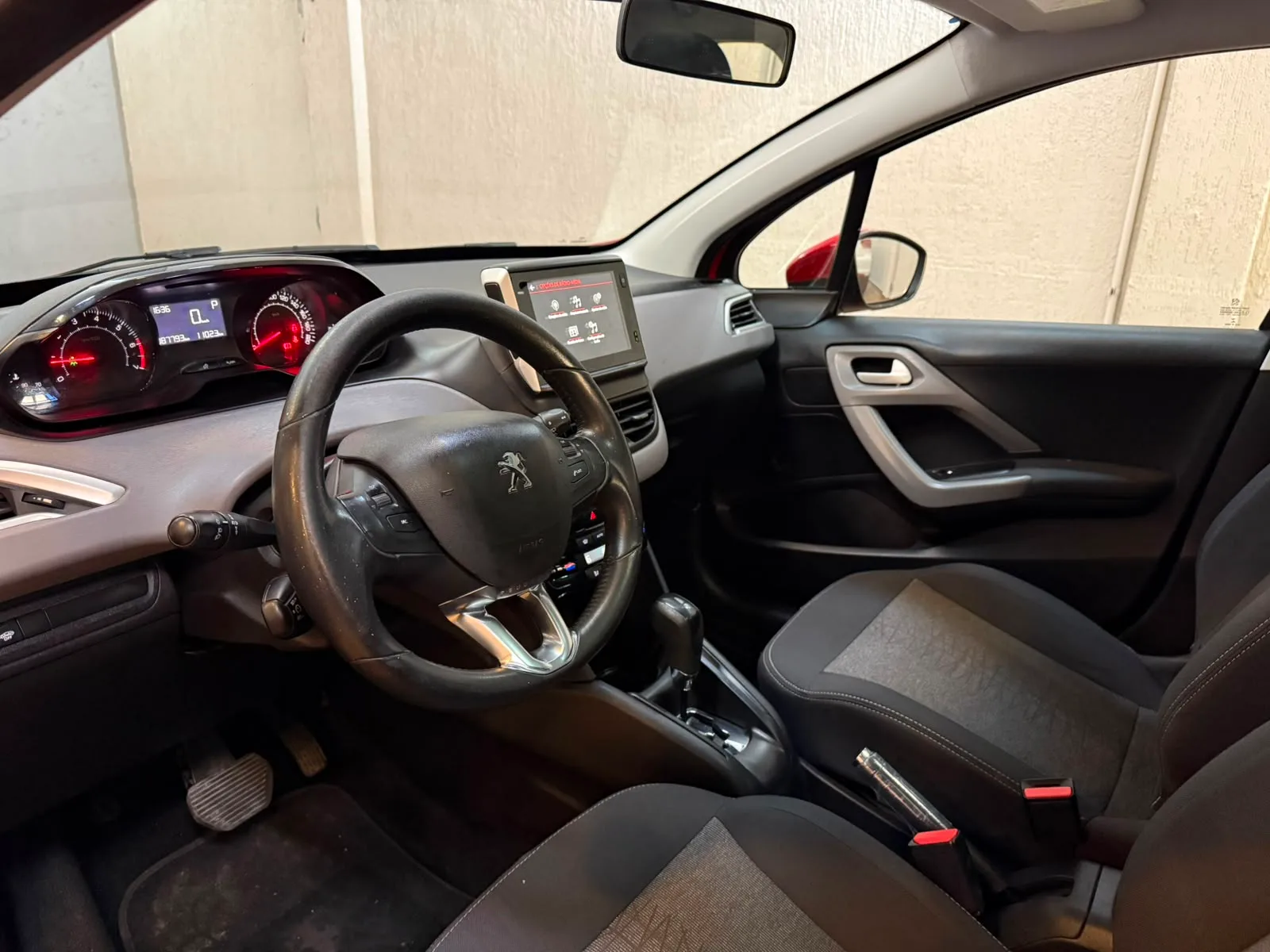 Peugeot-208-Allure-2018 (10).jpeg